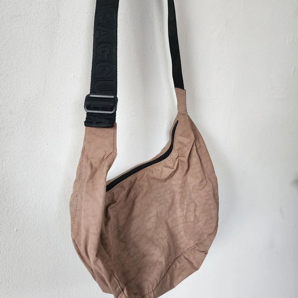 Baggu Medium Nylon Crescent Bag Brown Black Strap